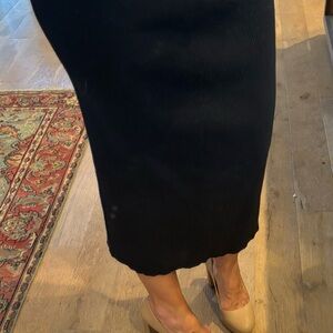 Tilly's Classic Black Pencil Skirt